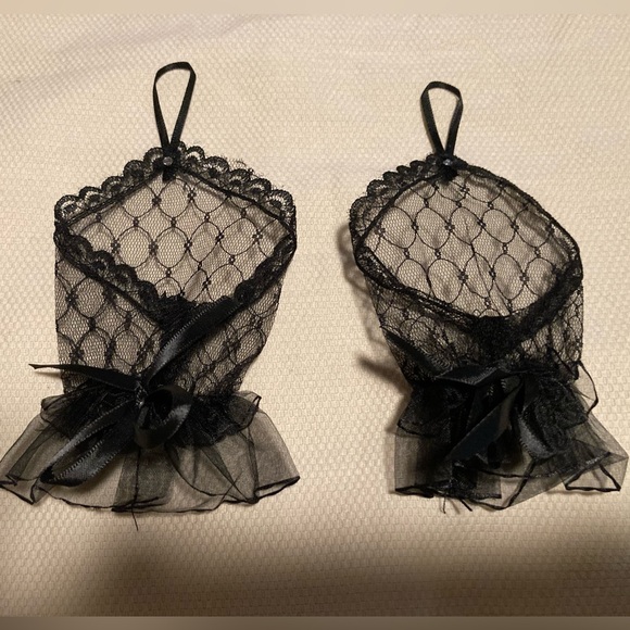 Lace Fingerless Gloves Ribbon Bows Finger Strap Halloween Formal - Picture 1 of 3